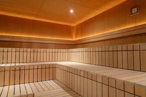 Bio-Kräutersauna Helle Holzsauna mit Kräuterduft im A-ROSA Gardasee.