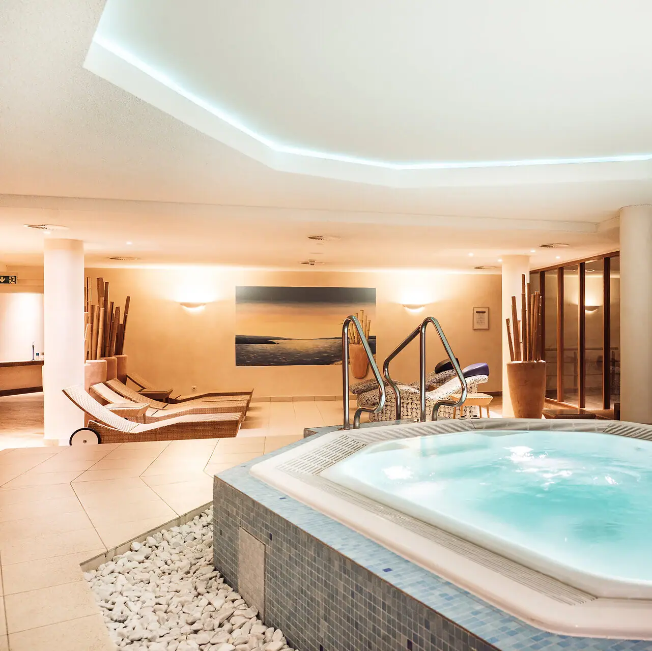 A-ROSA Gothisches Haus Wernigerode Whirlpool in einem Raum